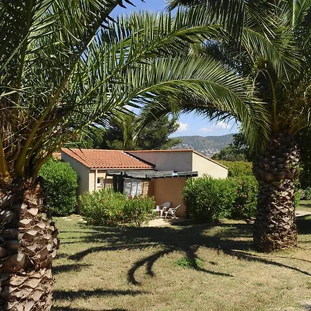 Parque de vacaciones Village La Manne 2*