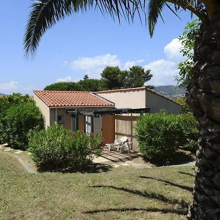 Village La Manne פארק נופש 2*