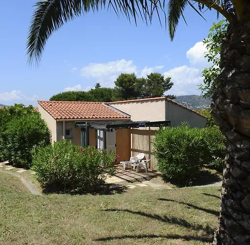 Village La Manne 假日公园 2*
